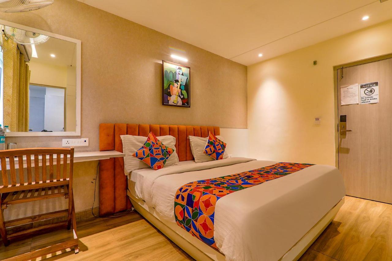 Townhouse Geetraj Near Shalimar Gateway Lucknow Hotel Exterior foto