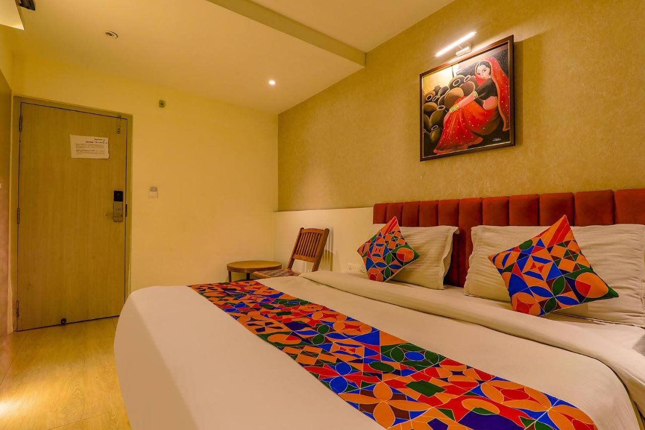 Townhouse Geetraj Near Shalimar Gateway Lucknow Hotel Exterior foto