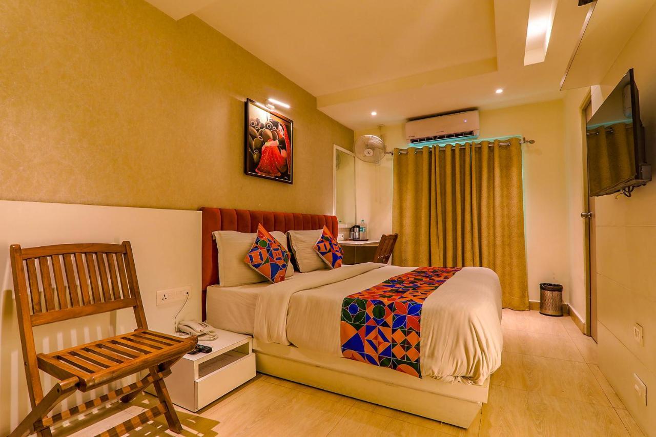 Townhouse Geetraj Near Shalimar Gateway Lucknow Hotel Exterior foto