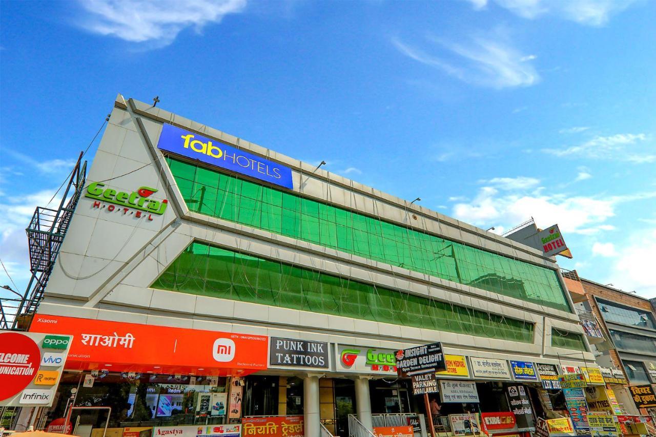 Townhouse Geetraj Near Shalimar Gateway Lucknow Hotel Exterior foto