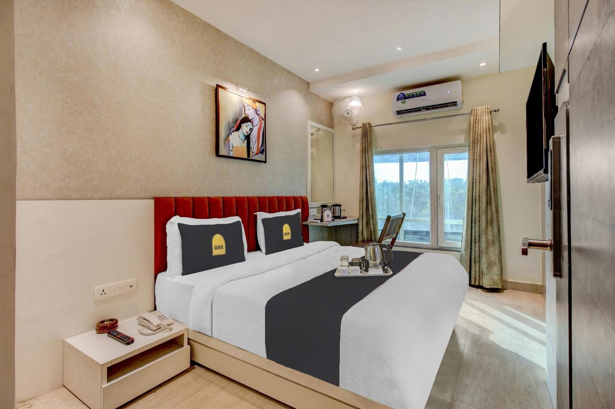 Townhouse Geetraj Near Shalimar Gateway Lucknow Hotel Exterior foto