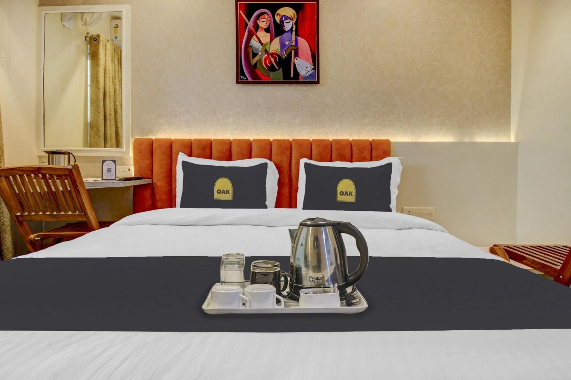 Townhouse Geetraj Near Shalimar Gateway Lucknow Hotel Exterior foto