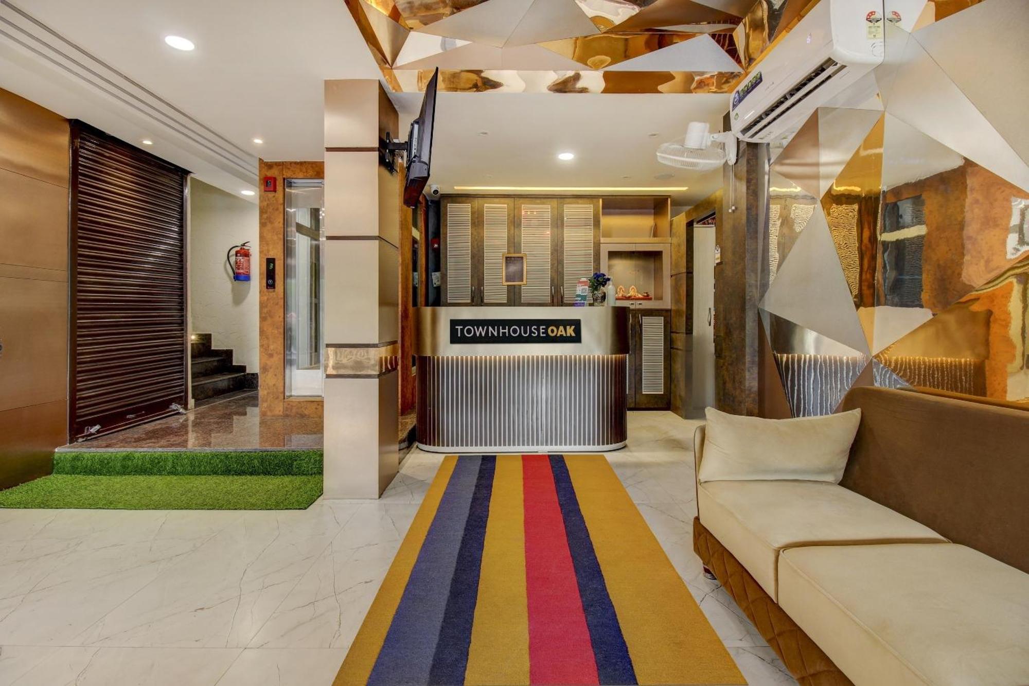 Townhouse Geetraj Near Shalimar Gateway Lucknow Hotel Exterior foto