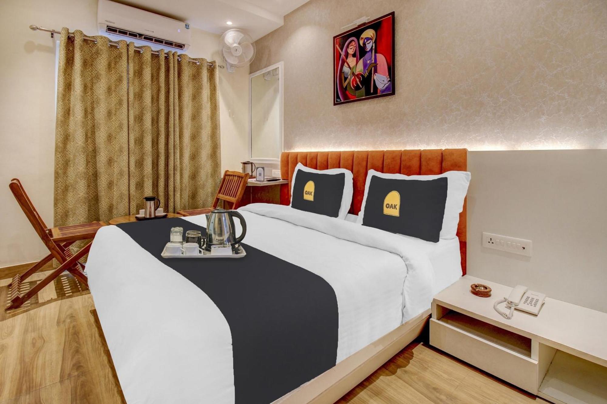 Townhouse Geetraj Near Shalimar Gateway Lucknow Hotel Exterior foto