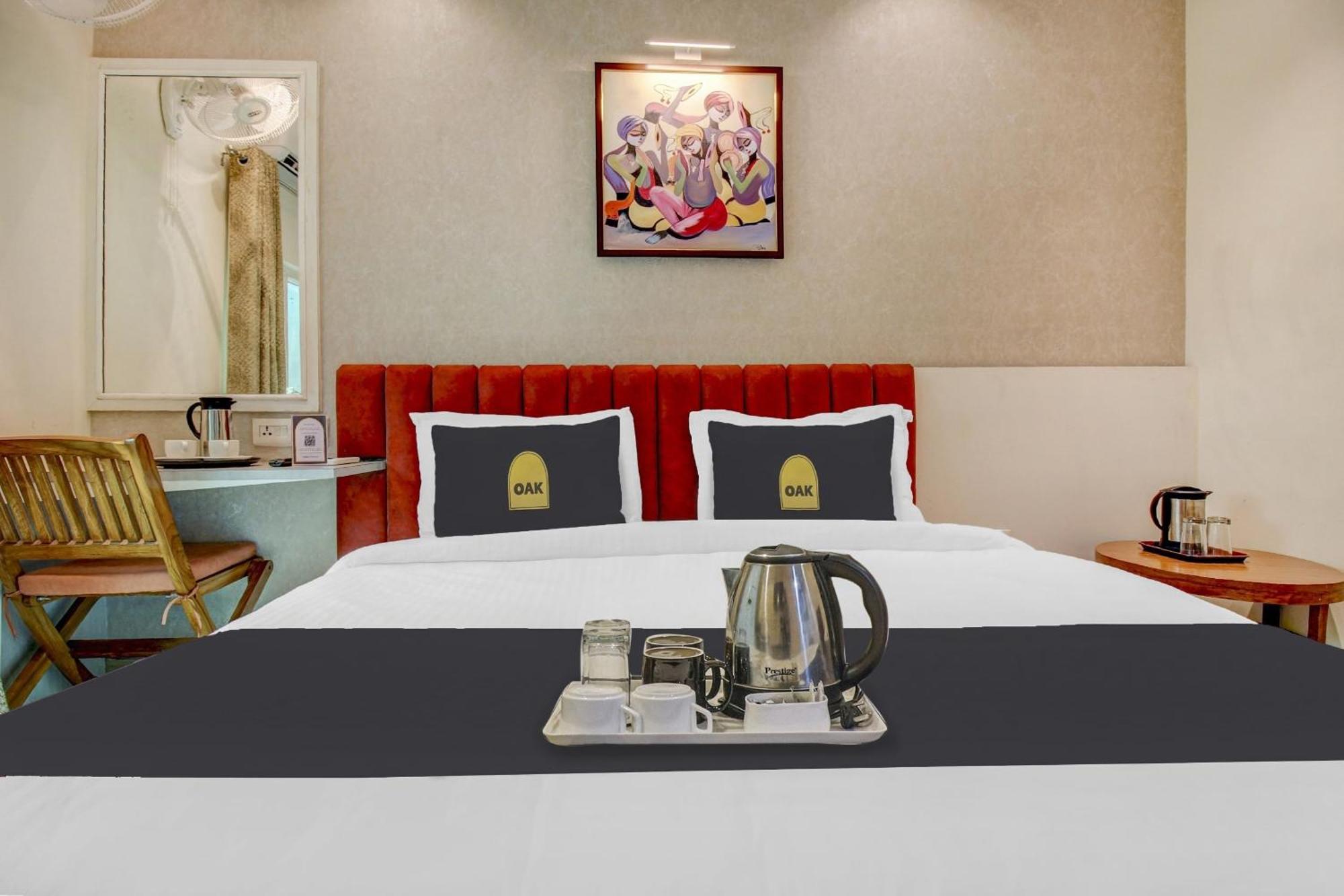 Townhouse Geetraj Near Shalimar Gateway Lucknow Hotel Exterior foto