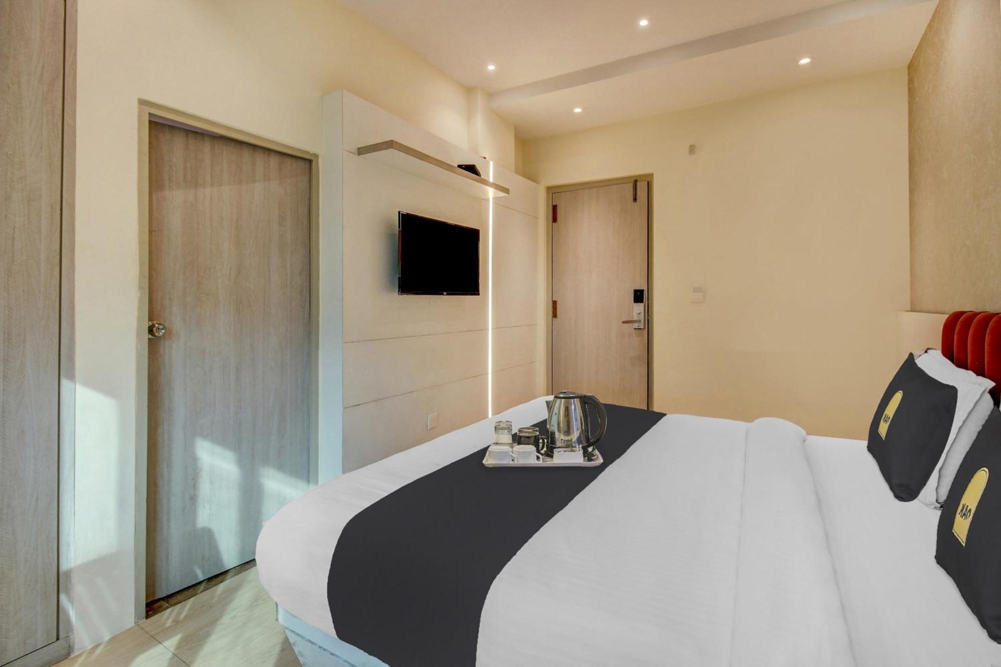 Townhouse Geetraj Near Shalimar Gateway Lucknow Hotel Exterior foto